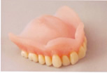 生体性シリコンは入れ歯にとって理想的な素材のイメージ